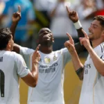 Real Madrid vence al Pachuca con un hombre menos